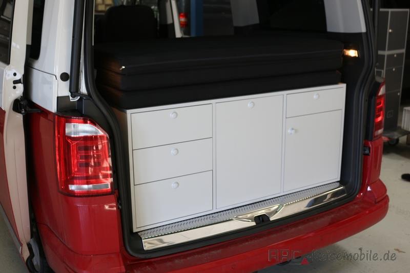 Möbelbausätze für VW Caddy : VW Caddy Bett